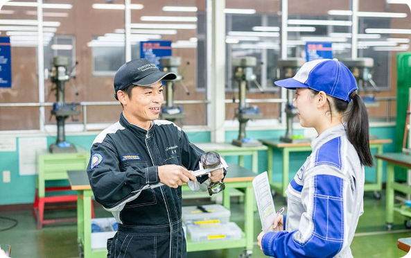 教員イメージ02