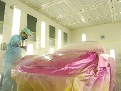 いざピンクのキャンディーカラー塗装!